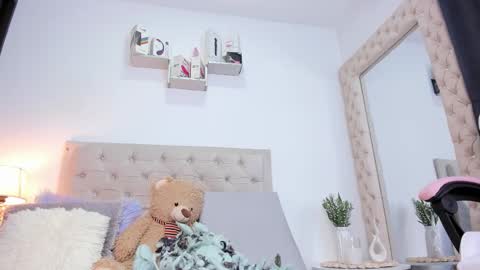 Snapshot of lorennahernandez chatting on 10.29.25 Lorena online show from 10.29.25