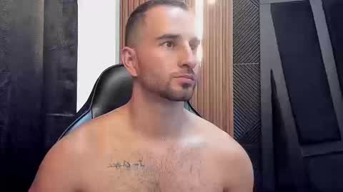  L O R E N Z O  Thumbs Up help  online show from 09.17.25