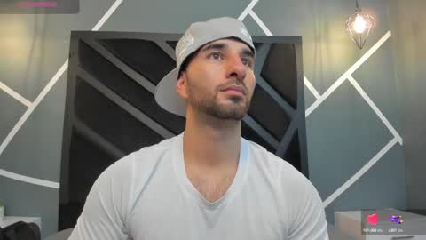  L O R E N Z O  Thumbs Up help  online show from 09.20.25