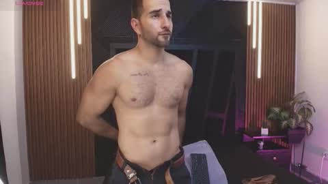  L O R E N Z O  Thumbs Up help  online show from 01.17.26