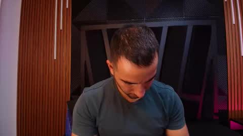  L O R E N Z O  Thumbs Up help  online show from 02.16.26