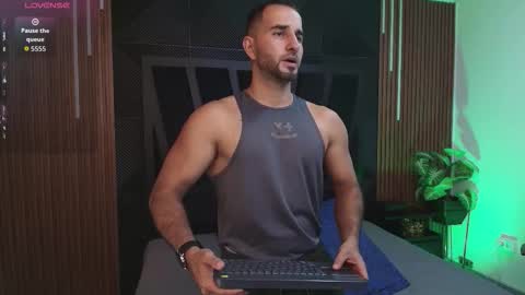  L O R E N Z O  Thumbs Up help  online show from 03.14.26