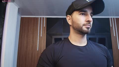  L O R E N Z O  Thumbs Up help  online show from 04.10.26