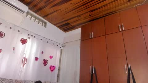 Snapshot of loreth_jw chatting on 09.16.25 Queen Loreth online show from 09.16.25