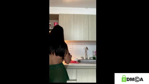 Snapshot of loreth_jw chatting on 04.15.26 Queen Loreth online show from 04.15.26