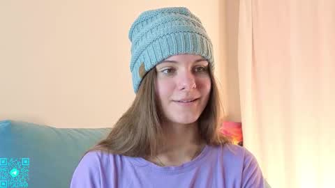 Snapshot of lorettadunnelli chatting on 11.15.25 Chloe for Fan BlackHole online show from 11.15.25