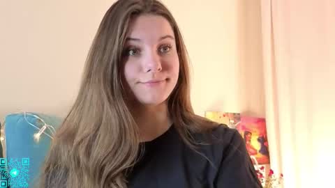 Snapshot of lorettadunnelli chatting on 11.16.25 Chloe for Fan BlackHole online show from 11.16.25