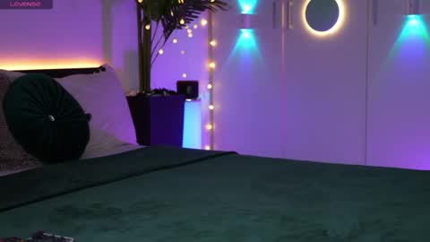 LoretteLorena online show from 11.10.25