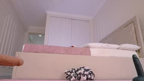 Leyla  online show from 09.10.25