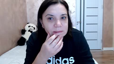 Snapshot of lorragrey chatting on 02.04.26 LorraGrey online show from 02.04.26