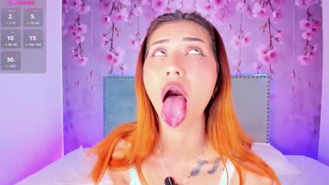 Snapshot of lorraine_28 chatting on 10.23.25 Soy Lorena online show from 10.23.25