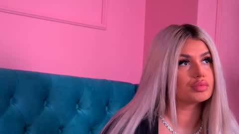 Snapshot of lorryskye chatting on 11.21.25 Lorry online show from 11.21.25