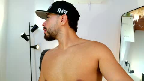 Snapshot of los_juanes chatting on 04.09.26 JUAN JUAN online show from 04.09.26