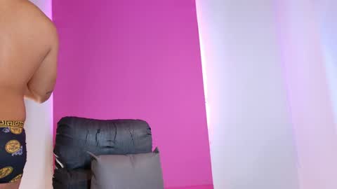 Snapshot of los_juanes chatting on 04.11.26 JUAN JUAN online show from 04.11.26