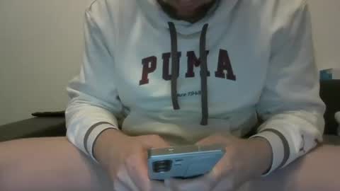 Snapshot of losertobiass chatting on 10.26.25 losertobiass online show from 10.26.25