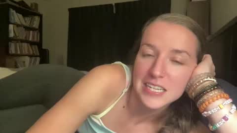 Snapshot of lothlori chatting on 11.18.25 lothlori online show from 11.18.25