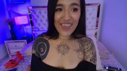 lottie_fox online show from 12.16.25