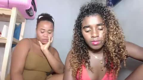 Snapshot of louane98 chatting on 02.05.26 louane98 online show from 02.05.26