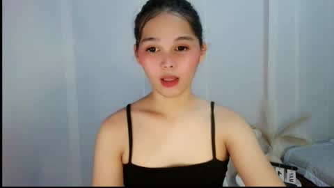 Snapshot of louilalicious chatting on 05.18.26 louilalicious online show from 05.18.26