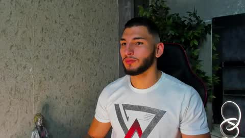 Snapshot of louis_connor chatting on 10.24.25 Louis online show from 10.24.25