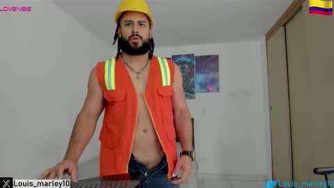 Snapshot of louis_marley_ chatting on 10.18.25 louis_marley_ online show from 10.18.25