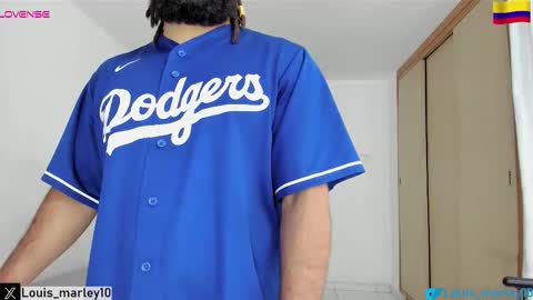 Snapshot of louis_marley_ chatting on 12.01.25 louis_marley_ online show from 12.01.25