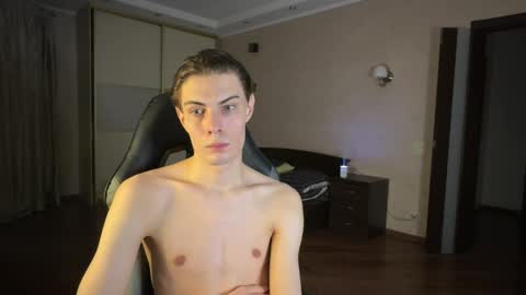 Snapshot of louis_preston chatting on 02.25.25 Mark online show from 02.25.25