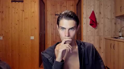 Snapshot of louis_preston chatting on 09.09.25 Mark online show from 09.09.25