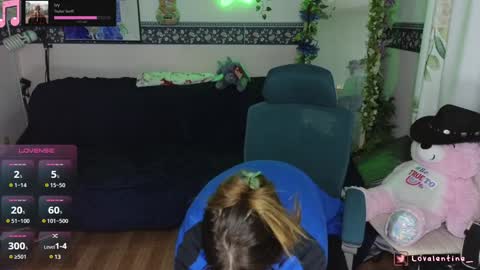 Snapshot of lovalentine chatting on 01.09.25 Lo Valentine online show from 01.09.25