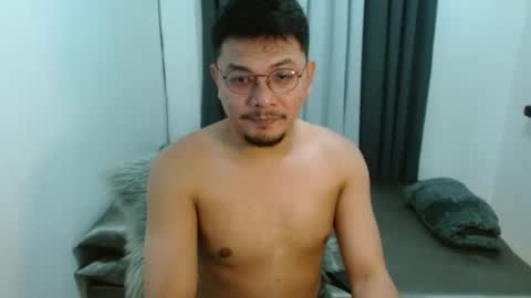 Snapshot of love_hottieh chatting on 10.04.25 love_hottieh online show from 10.04.25