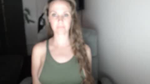 LoVe On  online show from 11.12.25