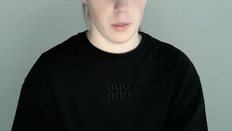 Snapshot of love_vivian chatting on 11.11.25 Vivian online show from 11.11.25