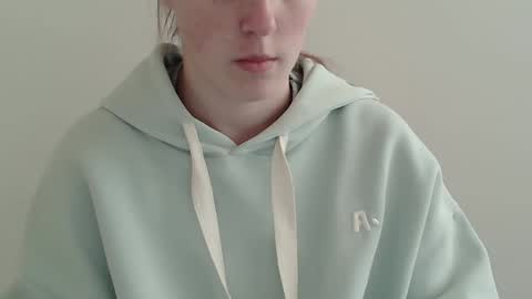 Snapshot of love_vivian chatting on 11.19.25 Vivian online show from 11.19.25