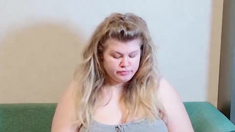 Snapshot of love_wiggy18 chatting on 12.05.24 Ally online show from 12.05.24