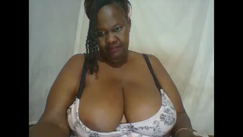 Snapshot of lovebigmelon chatting on 02.27.26 Lynn online show from 02.27.26