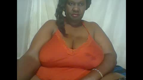 Snapshot of lovebigmelon chatting on 04.08.26 Lynn online show from 04.08.26