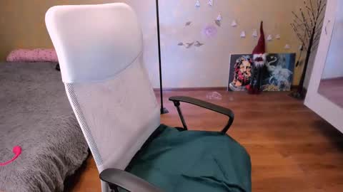 cat-girl online show from 03.03.25