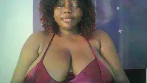 Snapshot of lovecumsluttie chatting on 04.28.26 mila online show from 04.28.26