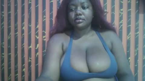Snapshot of lovecumsluttie chatting on 05.04.26 mila online show from 05.04.26