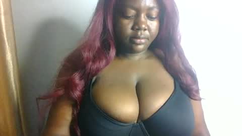 Snapshot of lovecumsluttie chatting on 06.21.26 mila online show from 06.21.26