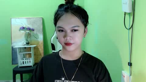 Snapshot of lovee_gelly chatting on 09.10.25 Gelly online show from 09.10.25