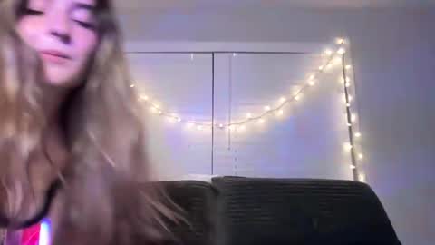 Snapshot of lovefromrose1 chatting on 07.30.26 Olivia Rose online show from 07.30.26