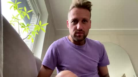 Snapshot of lovefuesse chatting on 10.28.25 lovefuesse online show from 10.28.25