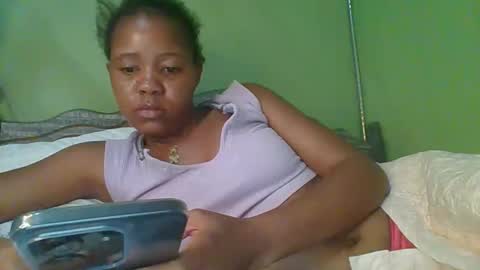 Snapshot of lovegal335 chatting on 04.28.26 lovegal335 online show from 04.28.26