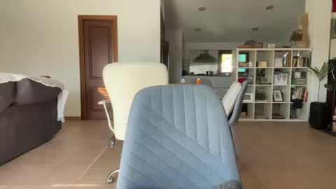 Loveisperfect online show from 10.18.25