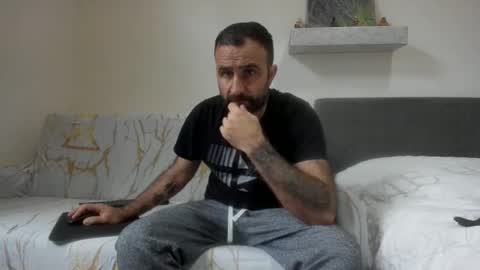 loveivat80 online show from 11.23.25