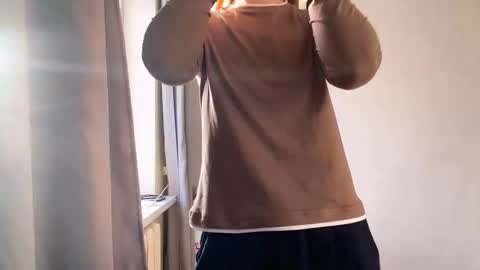 Ella online show from 11.21.25