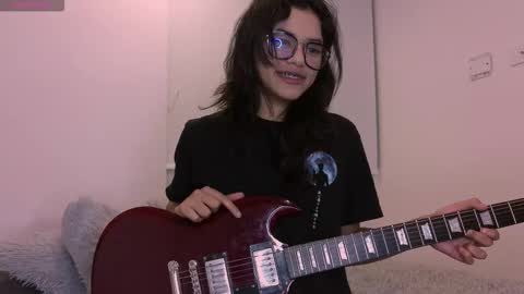 Snapshot of lovely_allys chatting on 09.17.25 Allyson 3 online show from 09.17.25