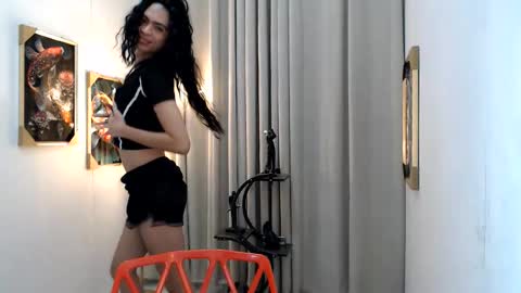 Snapshot of lovely_alwina chatting on 05.13.26 alwina online show from 05.13.26