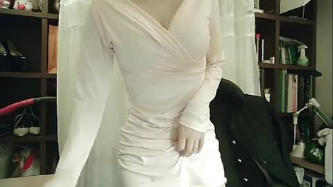 DANA KIM online show from 02.08.25